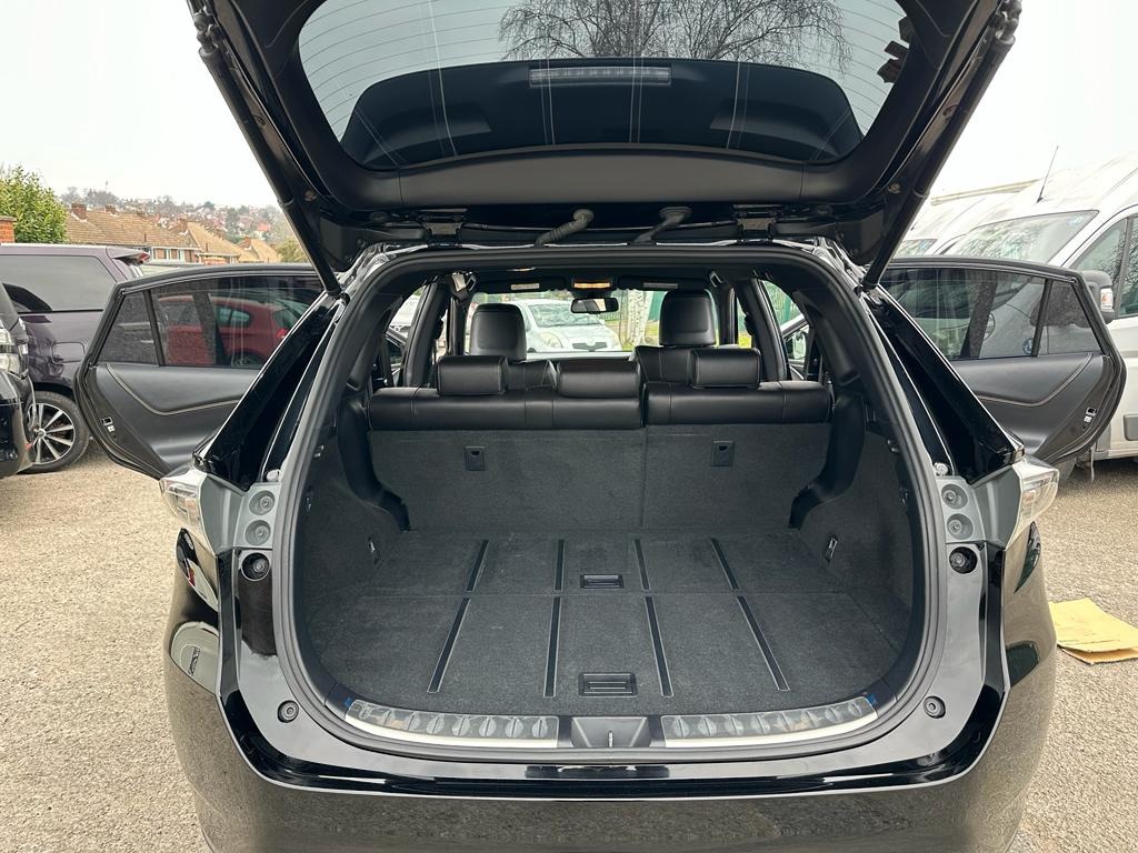 Used Toyota Harrier 2023 for sale - 76525879: Photo 14