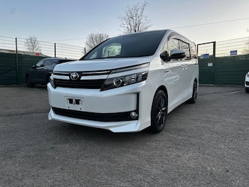 Used Toyota Voxy 2026 for sale - 77973562: Photo