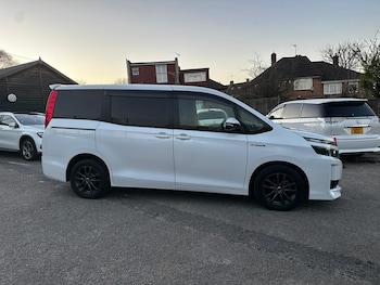 Used Toyota Voxy 2026 for sale - 77973562: Photo