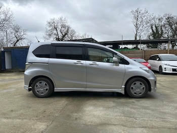 Used Honda Freed 2024 for sale - 77700919: Photo