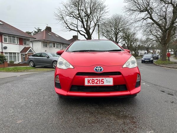 Used Toyota Aqua 2025 for sale - 75043435: Photo 3