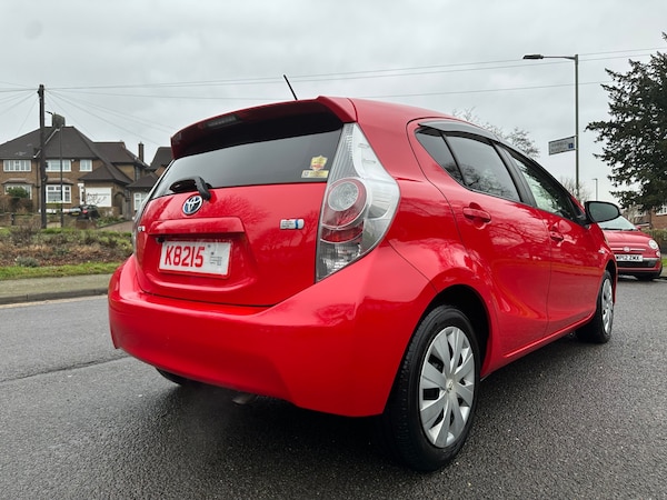 Used Toyota Aqua 2025 for sale - 75043435: Photo 7