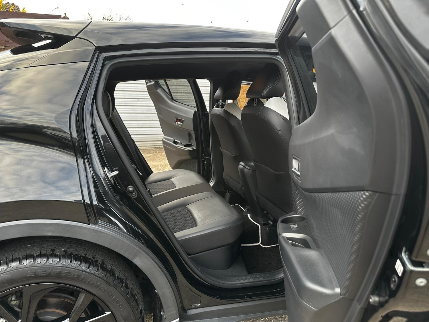 Used Toyota C-HR 2025 for sale - 78040290: Photo 15