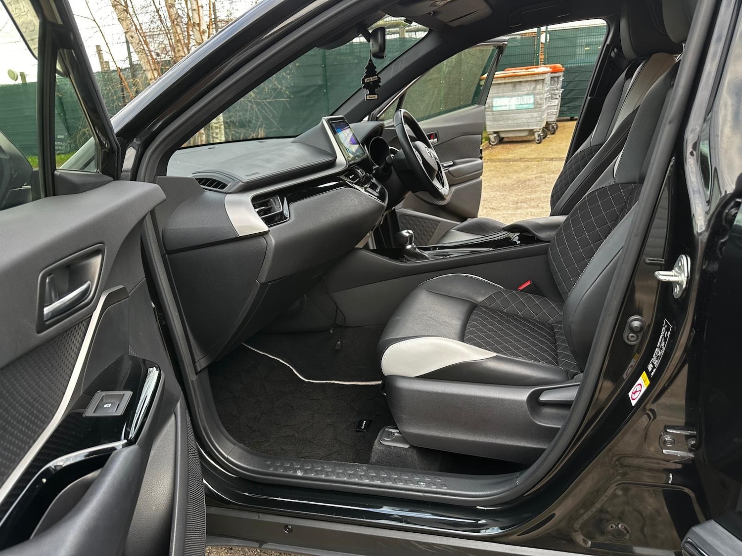 Used Toyota C-HR 2025 for sale - 78040290: Photo 17