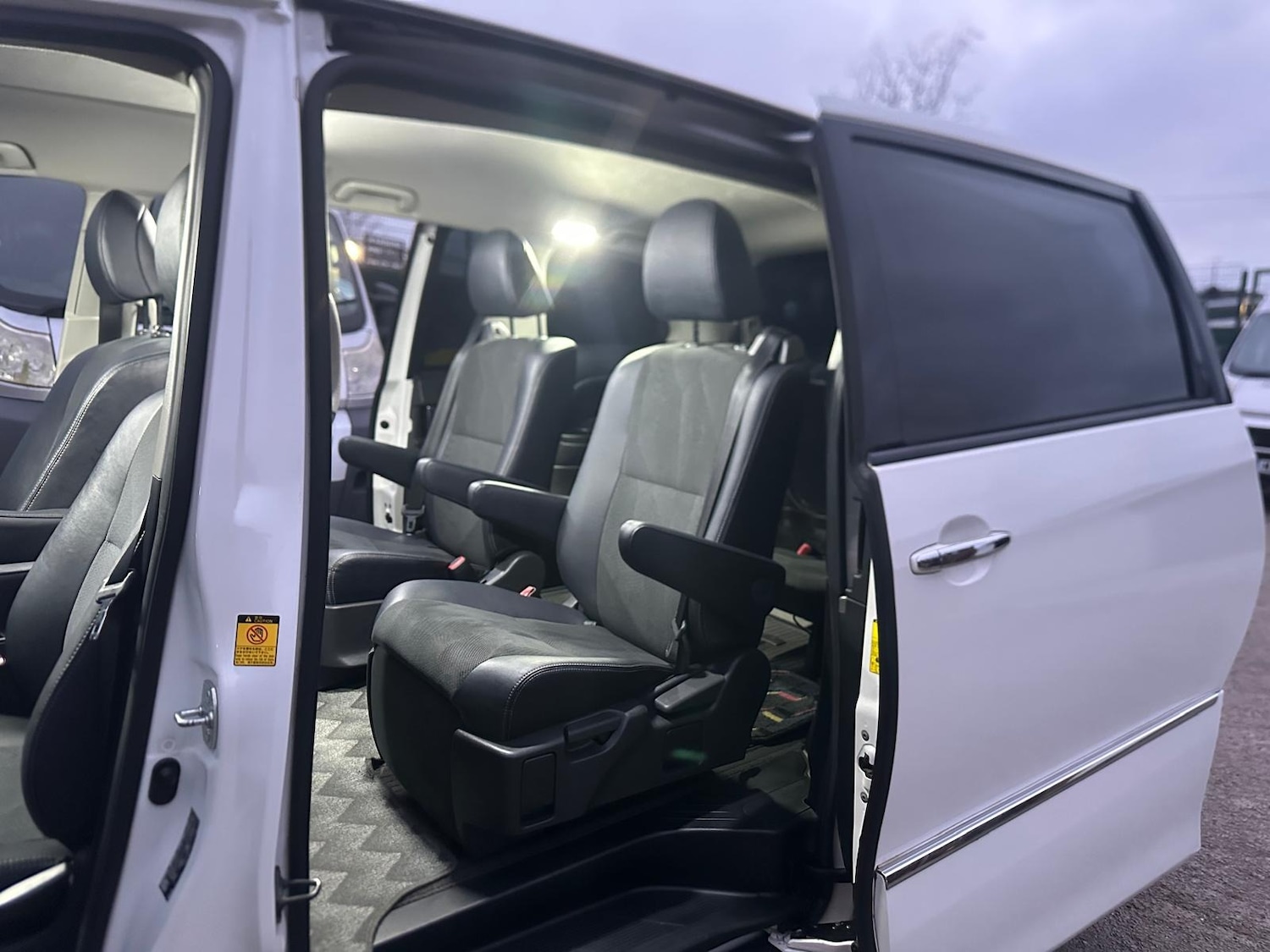 Used Toyota Estima 2025 for sale - 77517193: Photo 10