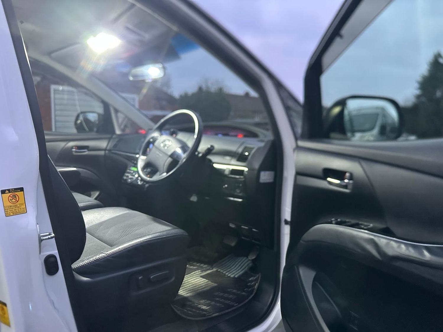 Used Toyota Estima 2025 for sale - 77517193: Photo 8