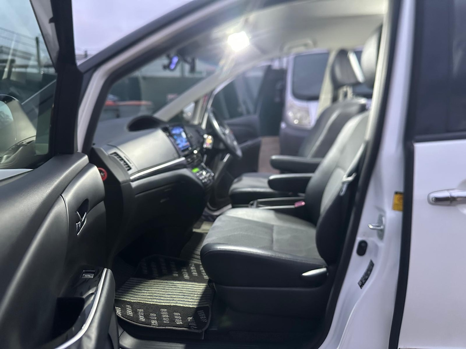 Used Toyota Estima 2025 for sale - 77517193: Photo 9