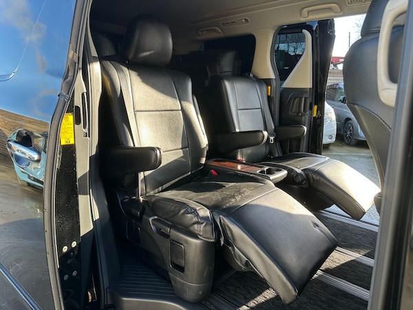 Used Toyota Vellfire 2014 for sale - 73496304: Photo 15