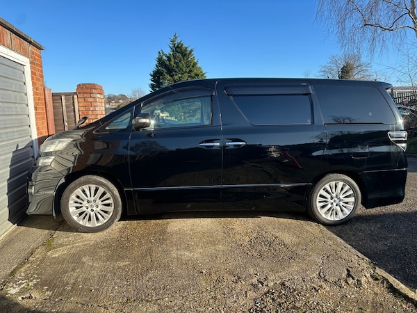 Used Toyota Vellfire 2014 for sale - 73496304: Photo 8