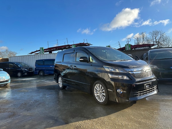 Used Toyota Vellfire 2014 for sale - 73496304: Photo 9