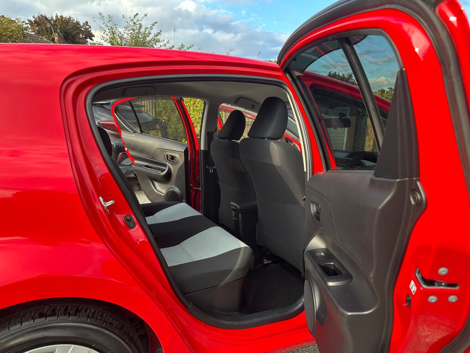 Used Toyota Aqua 2025 for sale - 77487076: Photo 11