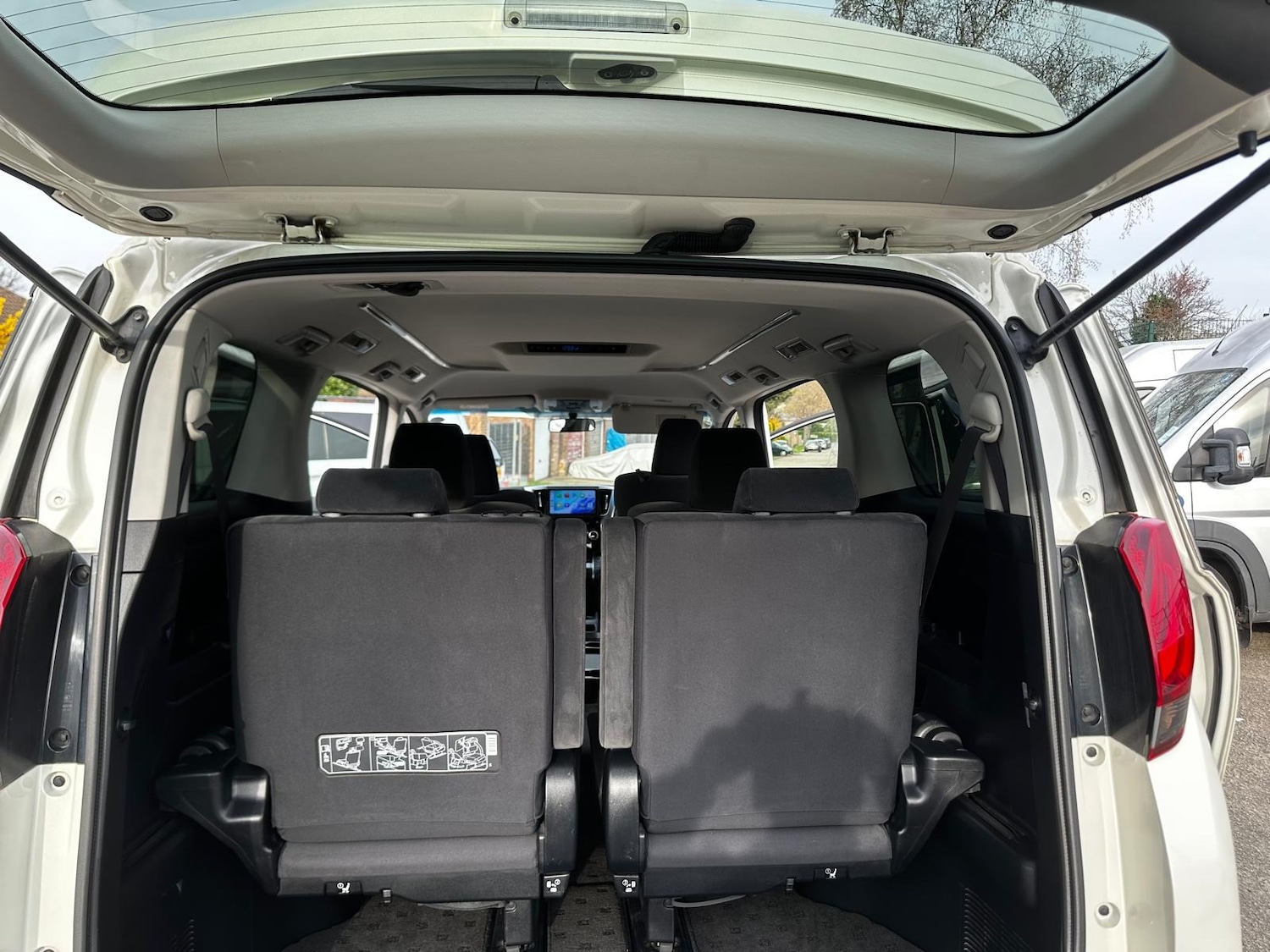 Used Toyota Alphard 2026 for sale - 78005566: Photo 11