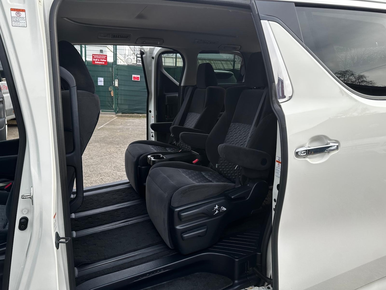 Used Toyota Alphard 2026 for sale - 78005566: Photo 12