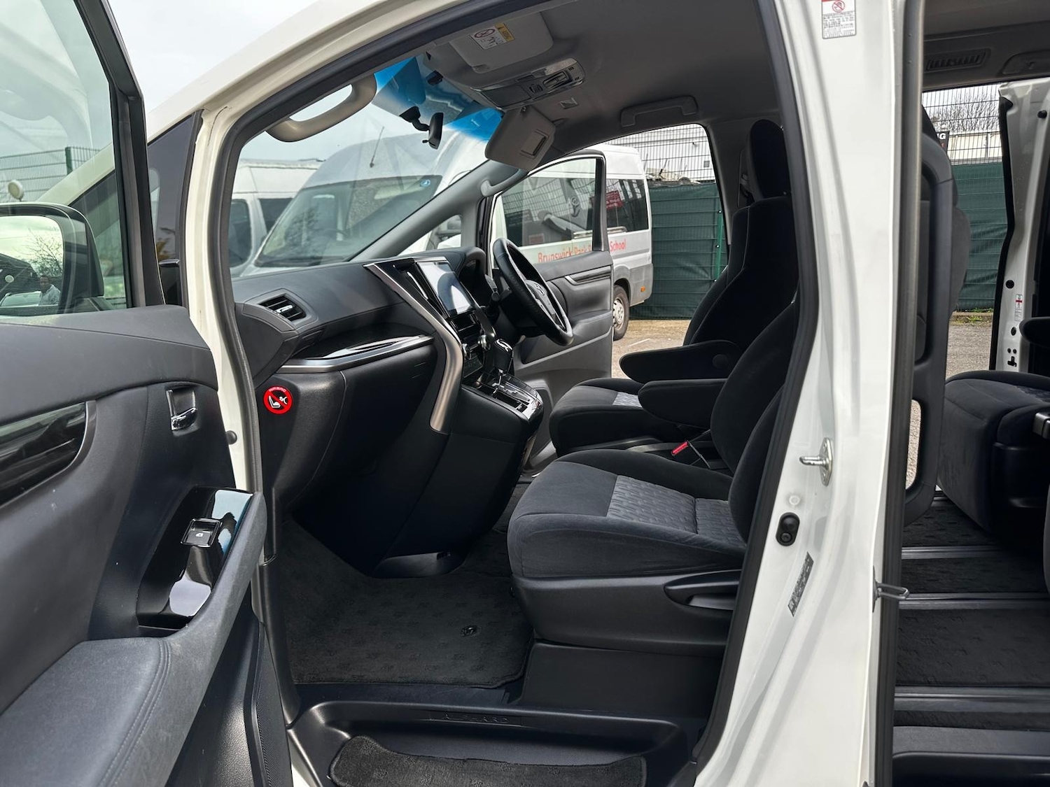 Used Toyota Alphard 2026 for sale - 78005566: Photo 13