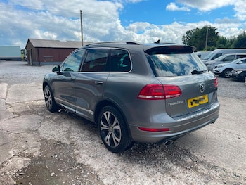 Used Volkswagen Touareg 2014 for sale - 79442384: Photo