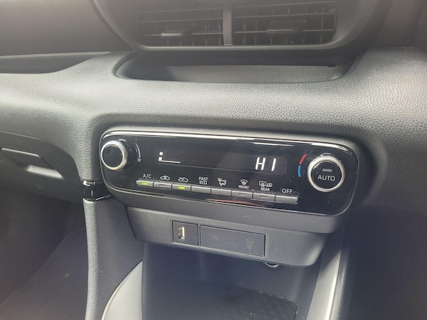 Used Toyota Yaris 2022 for sale - 75646808: Photo 33
