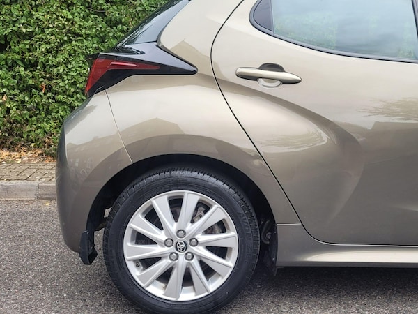 Used Toyota Yaris 2022 for sale - 75646808: Photo 43