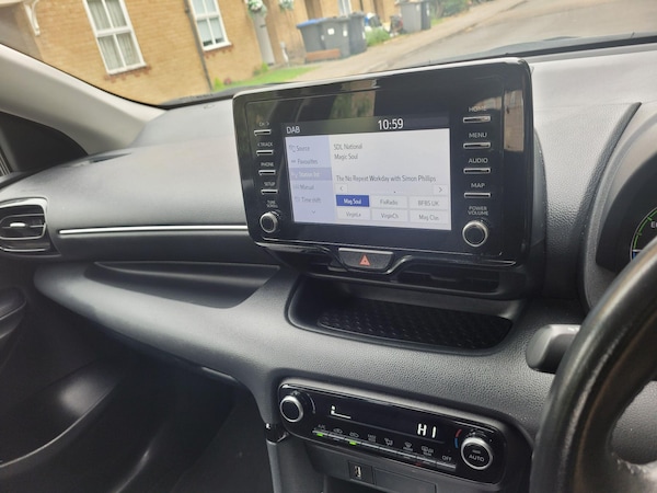 Used Toyota Yaris 2022 for sale - 75646808: Photo 46
