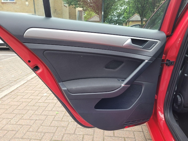 Used Volkswagen Golf 2014 for sale - 74935127: Photo 32