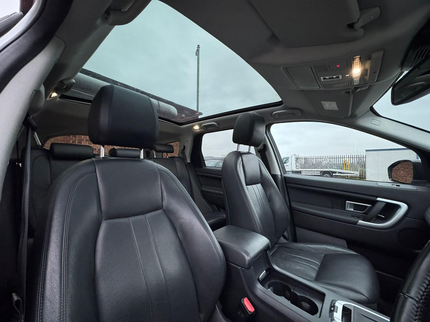 Used Land Rover Discovery Sport 2018 for sale - 77074949: Photo 2