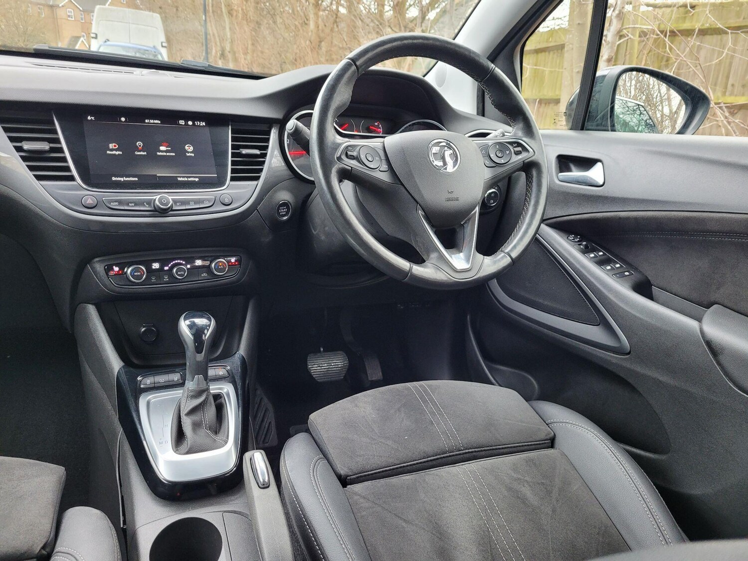 Used Vauxhall Crossland 2022 for sale - 77839516: Photo 17