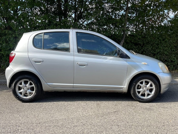 Used Toyota Yaris 2002 for sale - 76072077: Photo 10