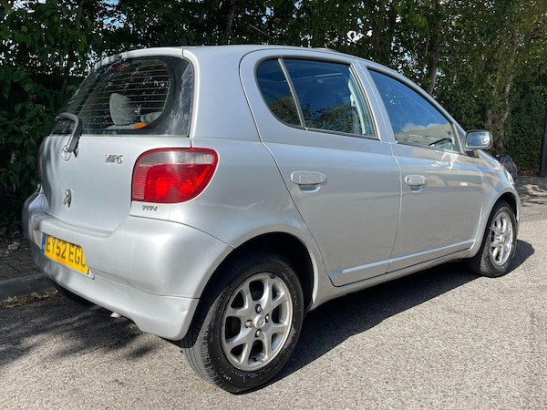 Used Toyota Yaris 2002 for sale - 76072077: Photo 11