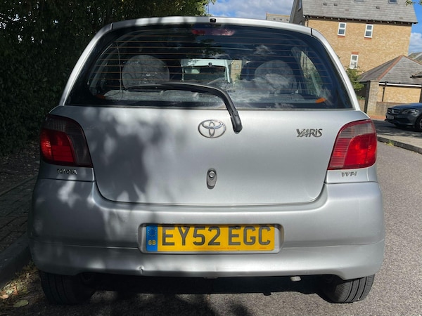 Used Toyota Yaris 2002 for sale - 76072077: Photo 12