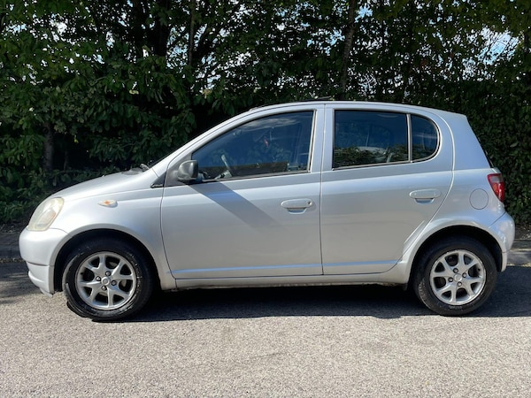 Used Toyota Yaris 2002 for sale - 76072077: Photo 16