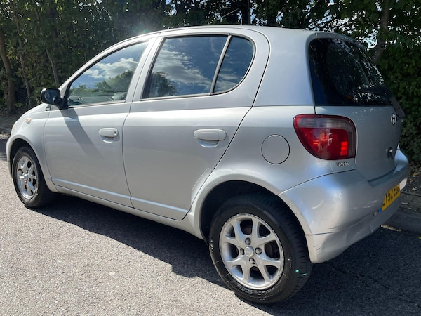 Used Toyota Yaris 2002 for sale - 76072077: Photo 17