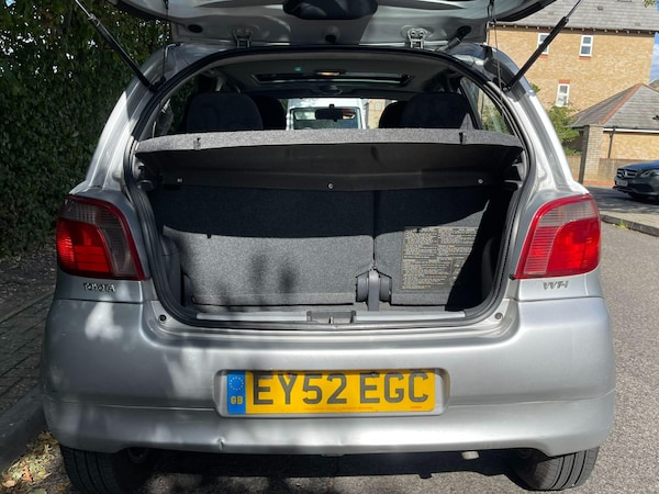 Used Toyota Yaris 2002 for sale - 76072077: Photo 19