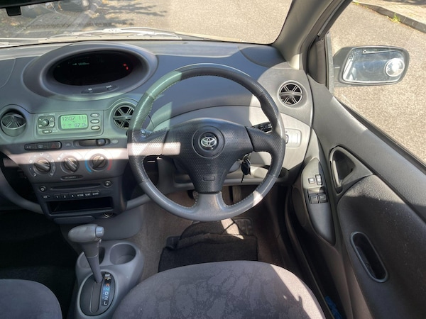 Used Toyota Yaris 2002 for sale - 76072077: Photo 27