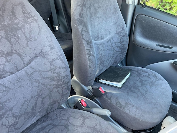 Used Toyota Yaris 2002 for sale - 76072077: Photo 31
