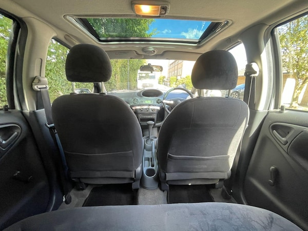 Used Toyota Yaris 2002 for sale - 76072077: Photo 35