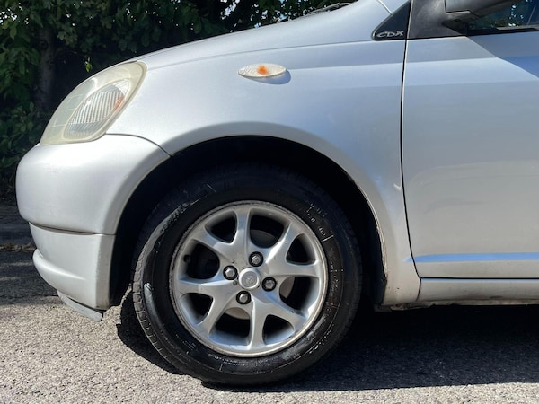 Used Toyota Yaris 2002 for sale - 76072077: Photo 49