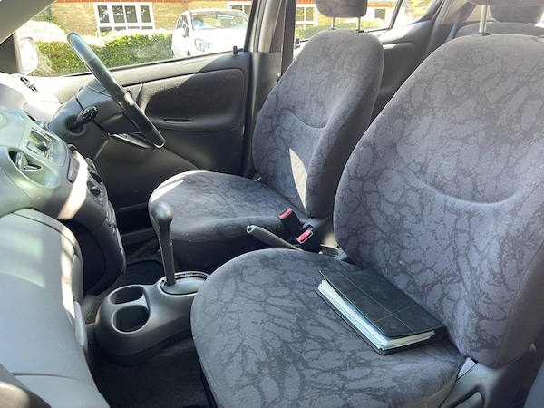 Used Toyota Yaris 2002 for sale - 76072077: Photo 51