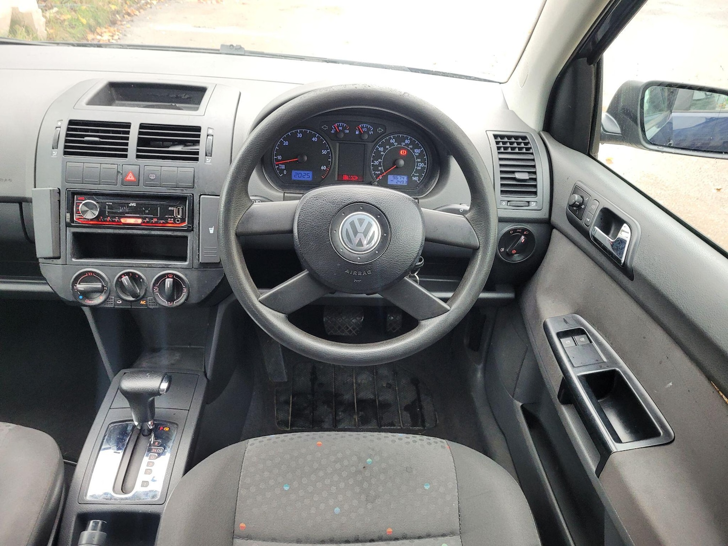 Used Volkswagen Polo 2004 for sale - 76632730: Photo 17