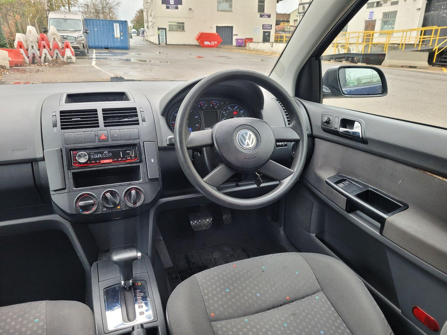 Used Volkswagen Polo 2004 for sale - 76632730: Photo 18
