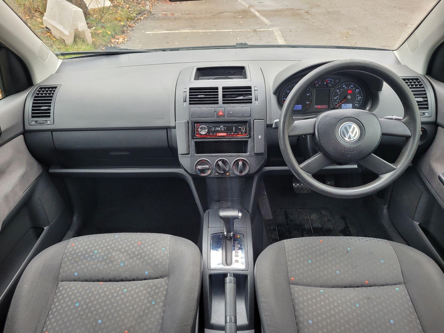 Used Volkswagen Polo 2004 for sale - 76632730: Photo 3