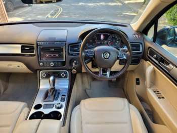 Used Volkswagen Touareg 2016 for sale - 74837372: Photo