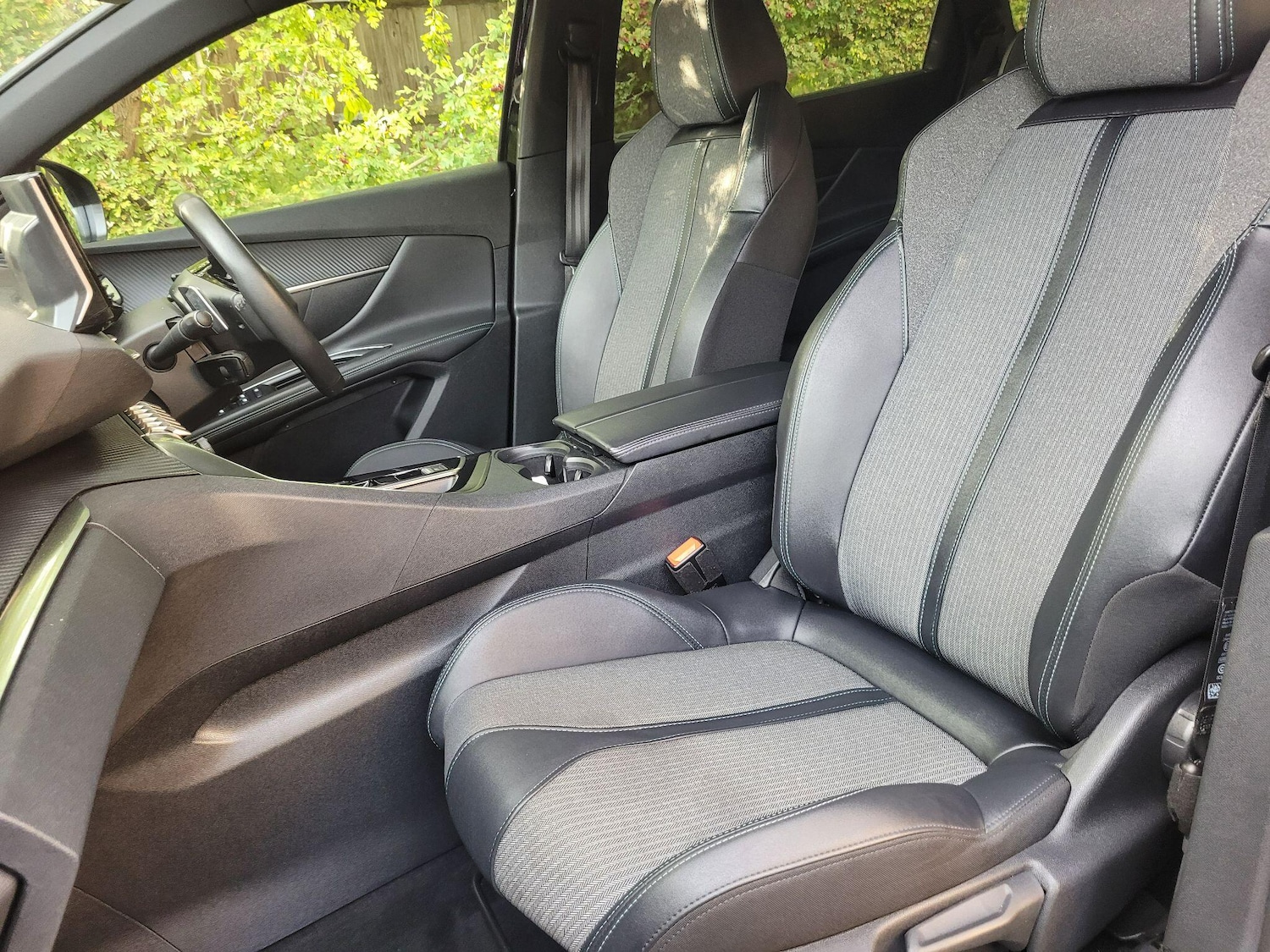 Used Peugeot 5008 2023 for sale - 76137587: Photo 32