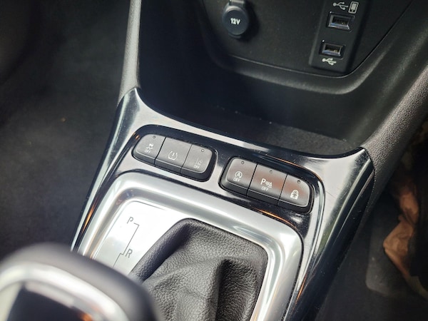 Used Vauxhall Crossland 2023 for sale - 75990333: Photo 31