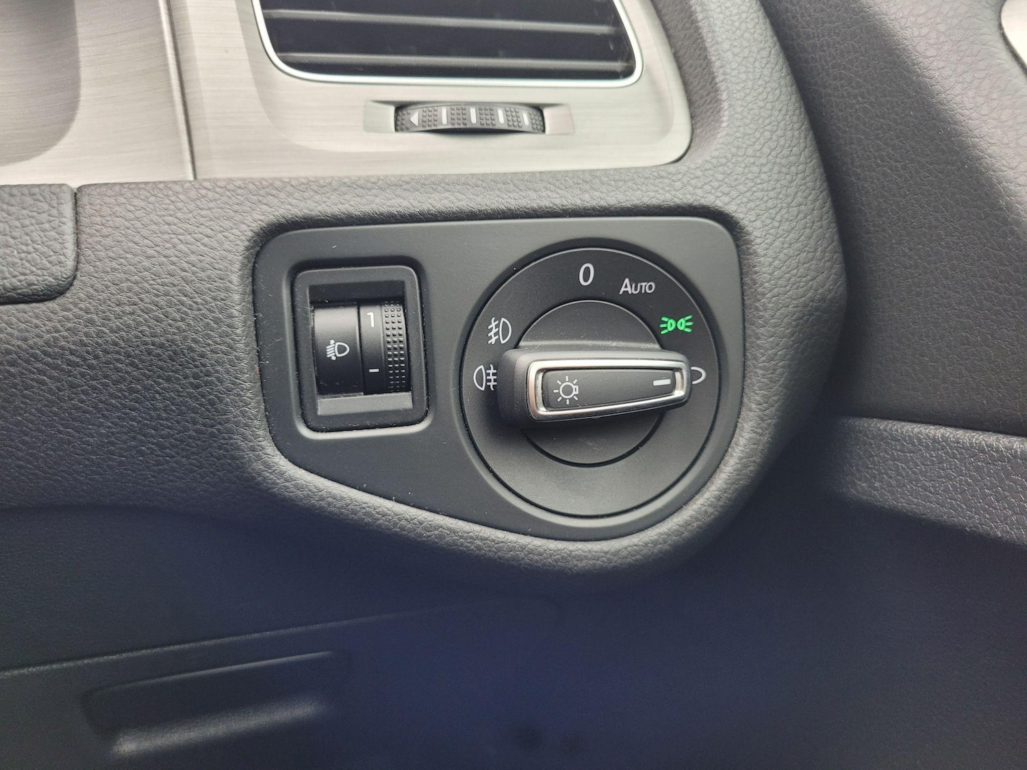 Used Volkswagen Golf 2014 for sale - 76990262: Photo 28