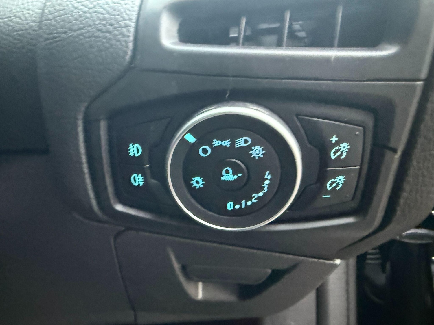 Used Ford Focus 2017 for sale - 76592761: Photo 18