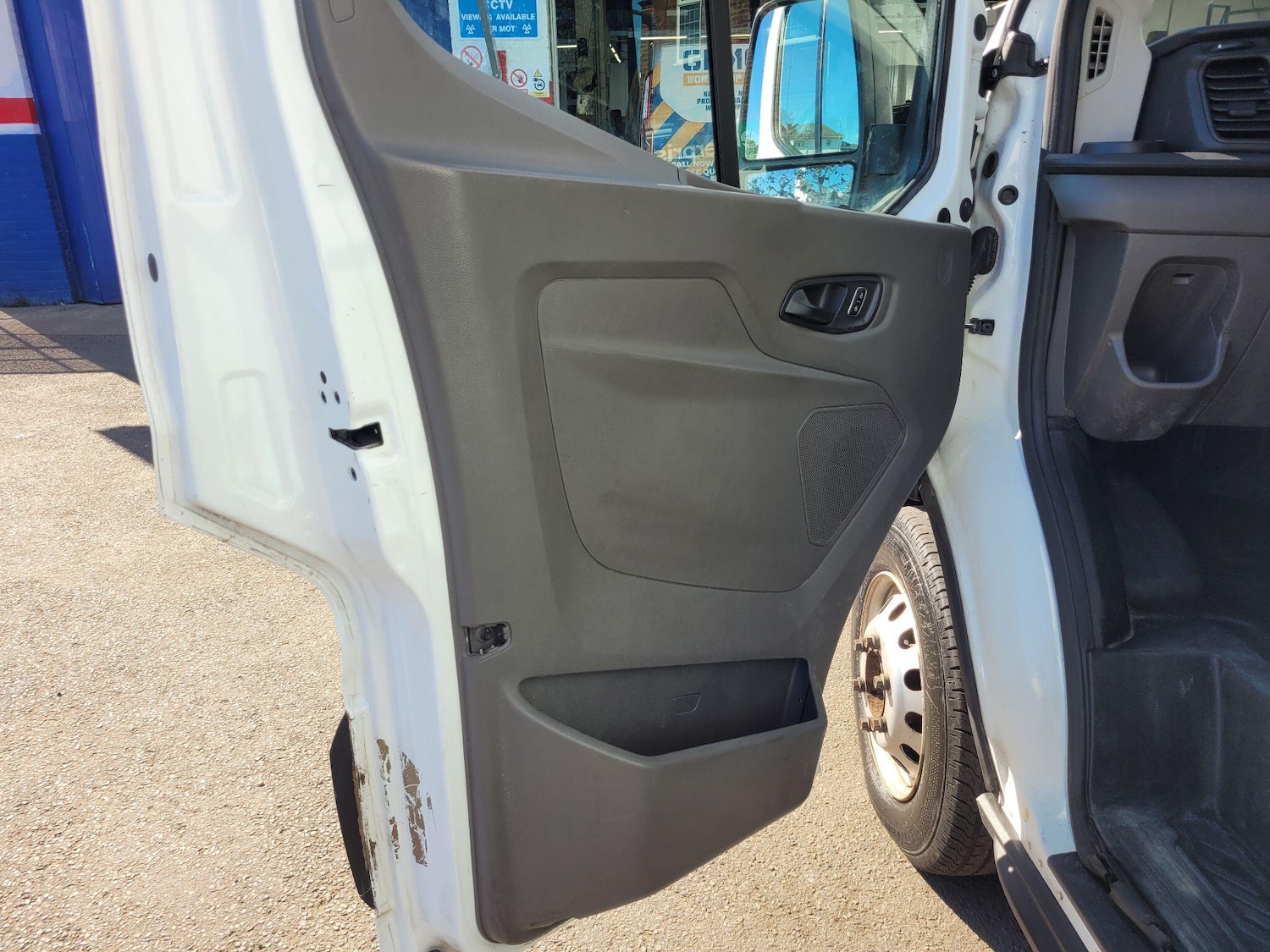 Used Ford Transit for sale - 78128128: Photo 28