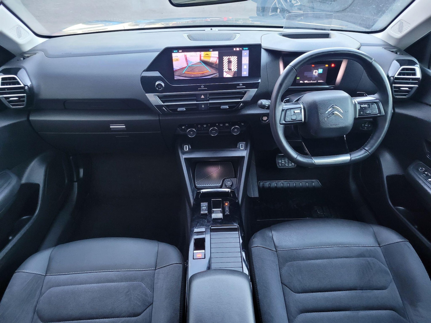 Used Citroen C4 2023 for sale - 77957955: Photo 2