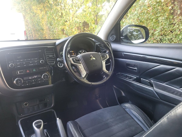 Used Mitsubishi Outlander 2017 for sale - 76247377: Photo 11