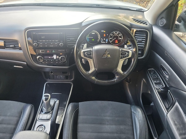 Used Mitsubishi Outlander 2017 for sale - 76247377: Photo 12
