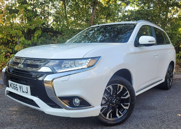 Used Mitsubishi Outlander 2017 for sale - 76247377: Photo 1