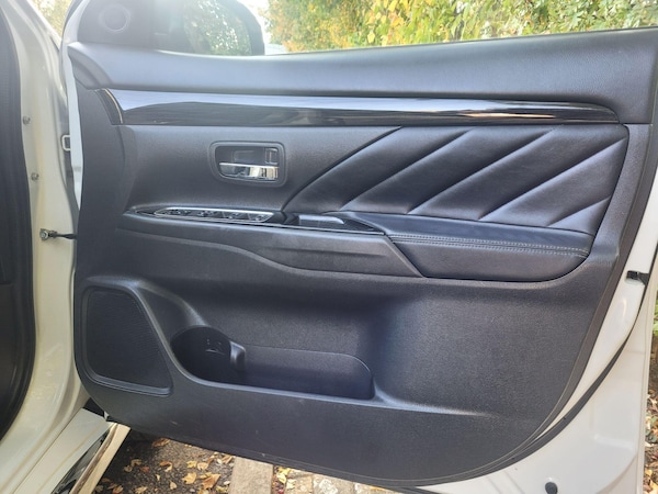 Used Mitsubishi Outlander 2017 for sale - 76247377: Photo 22